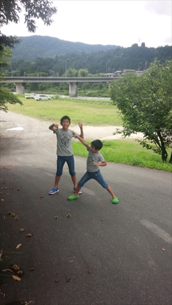 app-047545500s1409104704_2_R