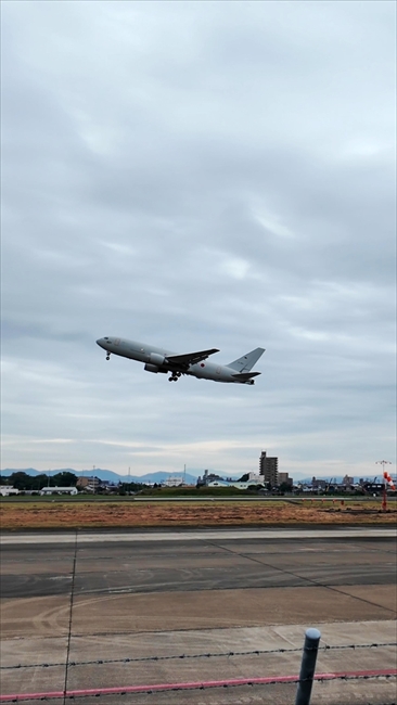 KC-767 空中給油機のローパス 小牧基地