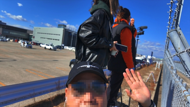 小牧基地活の3人