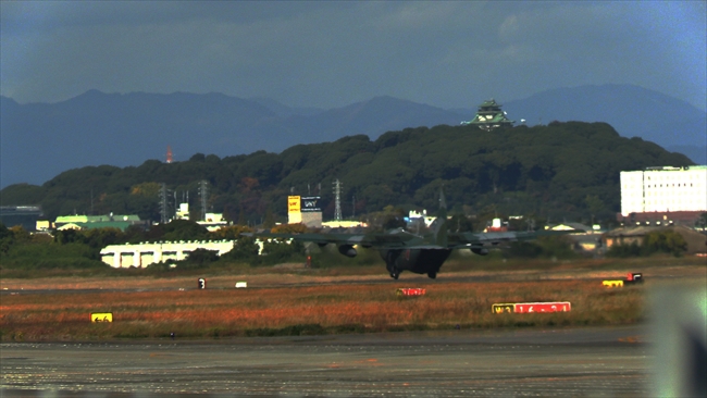 小牧基地を離陸するC-130H