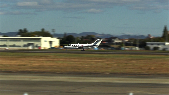 小牧基地に着陸するT-400