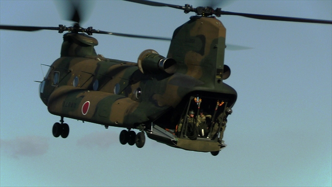 明野駐屯地記念行事　行動展示　CH-47からのラぺリング