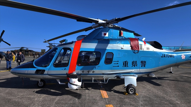 明野駐屯地記念行事　三重県警ヘリ