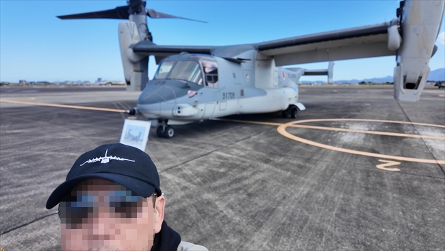 明野駐屯地記念行事　V-22と自撮り