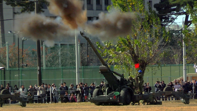 豊川駐屯地記念行事　訓練展示　FH-70　支援射撃