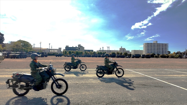 豊川駐屯地記念行事　観閲行進　偵察用バイク