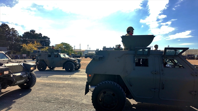 豊川駐屯地記念行事　観閲行進　LAV